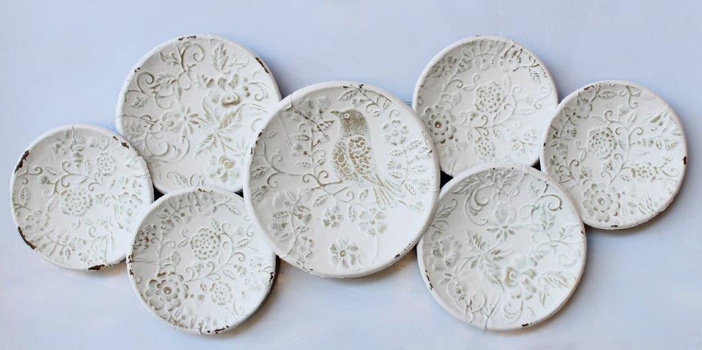 7 WHITE WASHED METAL PLATES WALL DECOR BIRD DETAIL 45X103CM